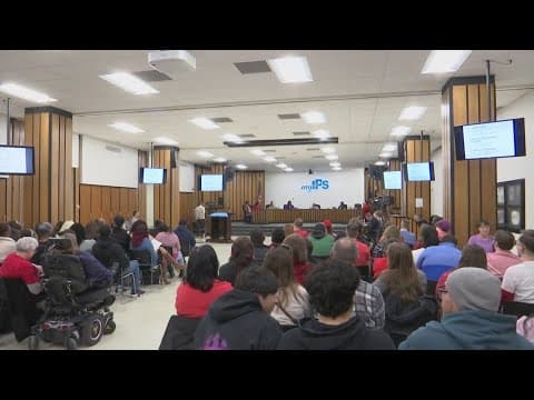 Parents, teachers give petition to Indianapolis Public Schools board