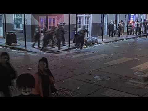 Raw Video: Police officers running toward the scene of the New Orleans attack