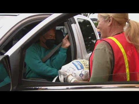 Feeding San Diego prepares for the holidays, while providing relief to families facing food insecuri