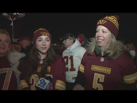Commanders fans welcome team back to DMV at Dulles tarmac