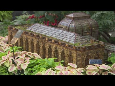 US Botanic garden is ready for the holidays