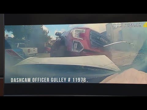Video shows moments a police car rammed into a stolen car
