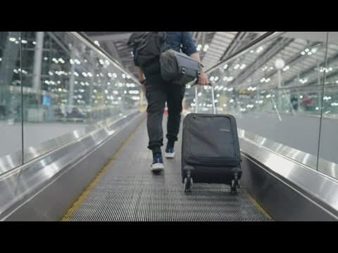 Holiday travel tips: Here's how to get cheap flights