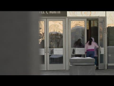 Despite deadly MOA shooting, shoppers still show up for last-minute shopping