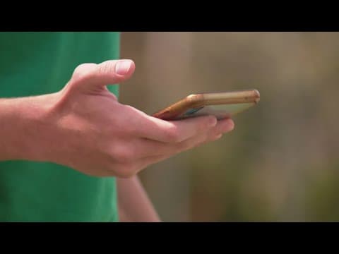 Arlington schools approve cell phone ban