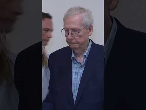 Mitch McConnell freezes, struggles to speak again in press appearance #shorts