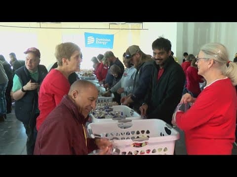 Packing meals for kids in need in Virginia | Get Uplifted!