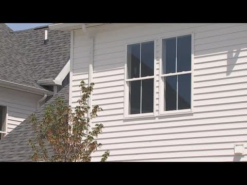 Lancaster woman warns renters after signing reportedly fraudulent lease