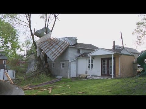 Strong winds damage Hagerstown community