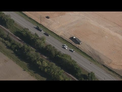 Deadly crash shuts down Highway 90 in Rosenberg