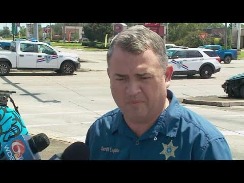 JPSO Sheriff on chase, crashes on west bank