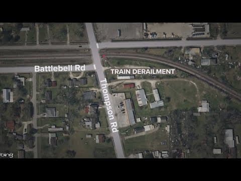 2 trains collide in east Harris County, 7 cars derail, sheriff says