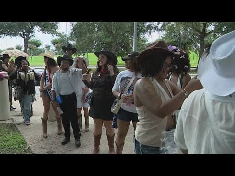 Fans attending night 2 of Beyoncé’s Cowboy Carter Tour in Houston react to night 1 mishap