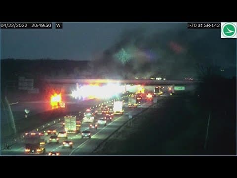 2 killed, 4 injured in 4-vehicle crash on I-70 in Madison County