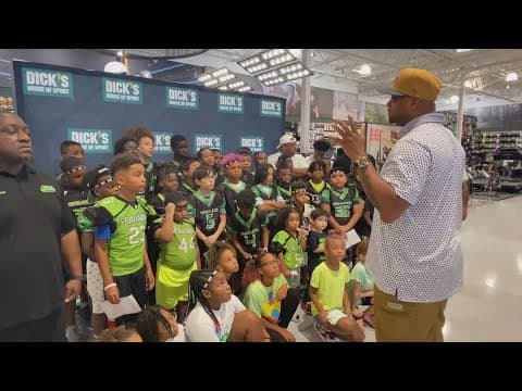 Former, current Texans players each hold shopping sprees for Houston kids