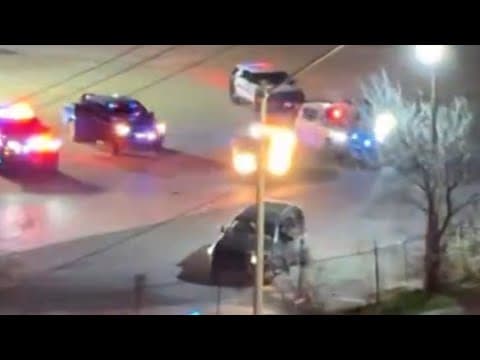 Alleged bank robber, carjacking suspect in standoff with Dallas police