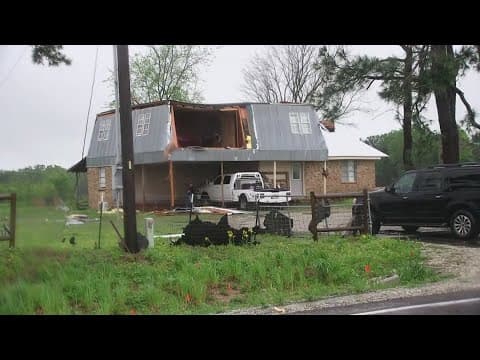 Severe storm damages homes in Van Zandt County, Texas