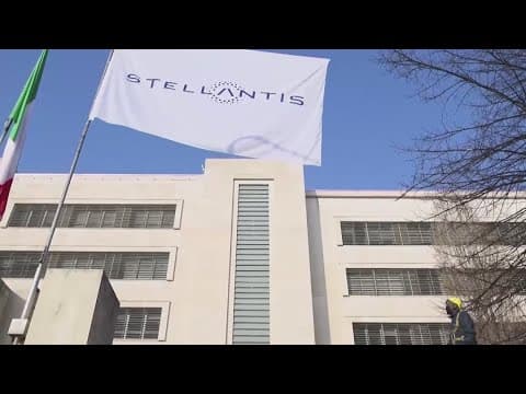 Jeep maker Stellantis makes a new contract offer as auto workers prepare to expand their strike