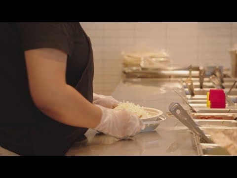 Chipotle weighs their bowls amid online criticism