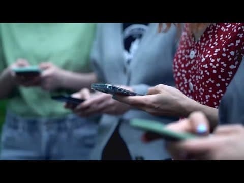 Newsom urges school districts to limit cell phones as school year begins