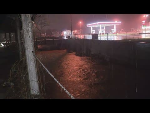 Southeast Texas communities dealing with flash flooding