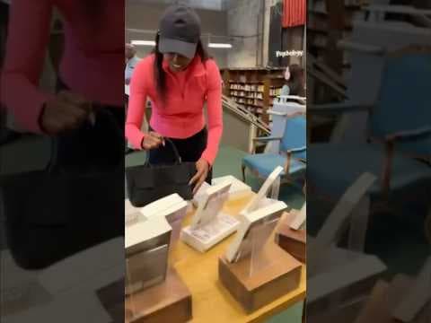 Michelle Obama makes surprise bookstore visit