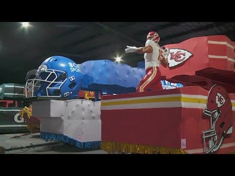 New Orleanians show Super Bowl tourists how to parade