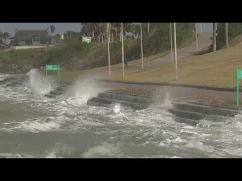 KHOU 11's Matt Dougherty is in Corpus Christi where a total of 10-12 inches of rain is expected