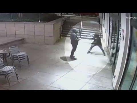 VIDEO: 2 suspects break into DC business with a sledgehammer