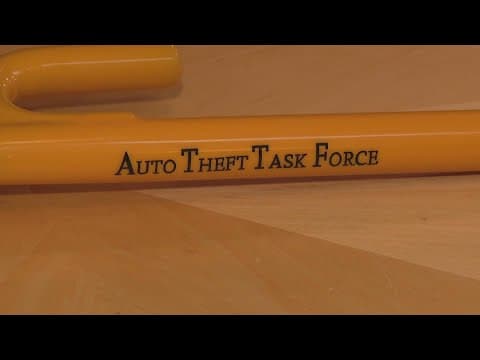 Ohio State police, student government give out 200 car locks to stop car theft on campus