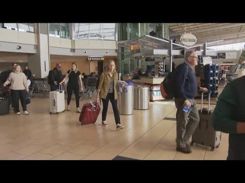 Thanksgiving travel ramps up at San Diego International
