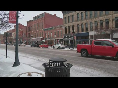 City crews report minimal crashes, power outages amid winter storm