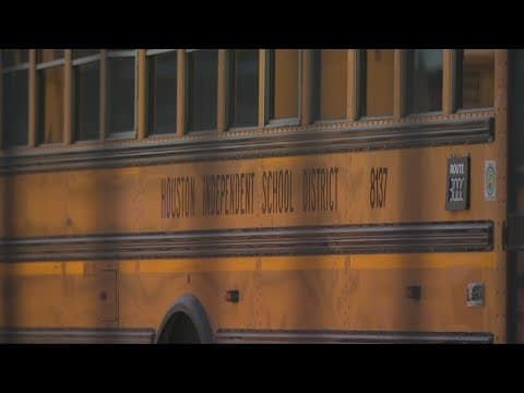 Hundreds of HISD students didn't have assigned bus routes on first day of school