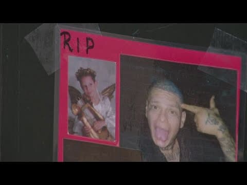 Family of 16th Street Mall stabbing victim puts up memorial in his honor