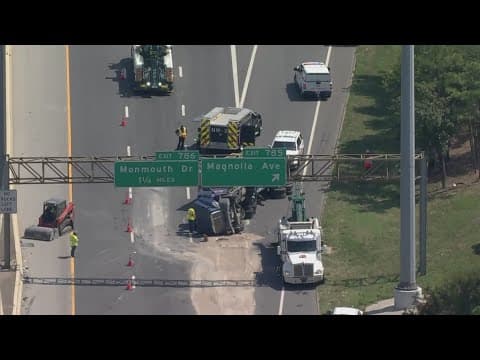 Eastbound lanes of I-10 shut down in Channelview area